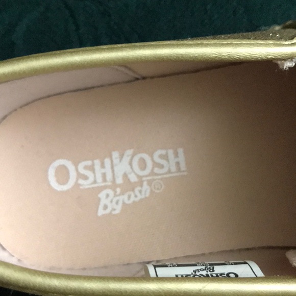 Oshkosh B’ gosh Belle Gold color girl shoes. - Picture 6 of 10